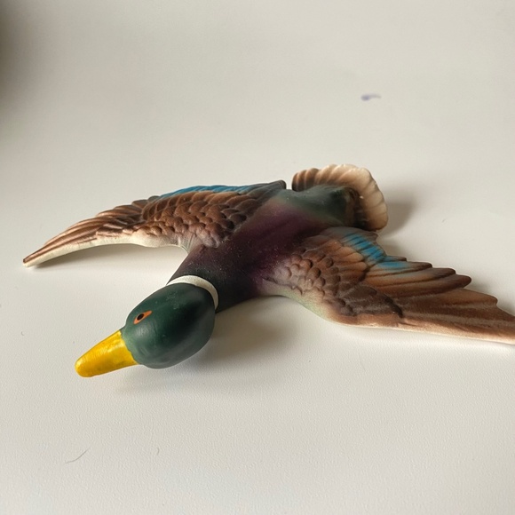 Vintage Mallard Duck in Flight: Bisque Porcelain, Hangable, MCM - Picture 8 of 15